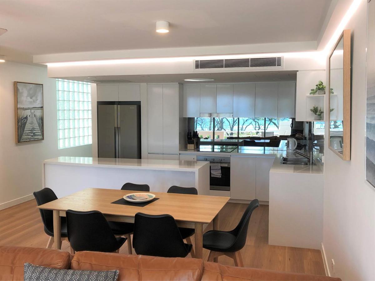 Camargue Beachfront Apartments Маручидор Экстерьер фото